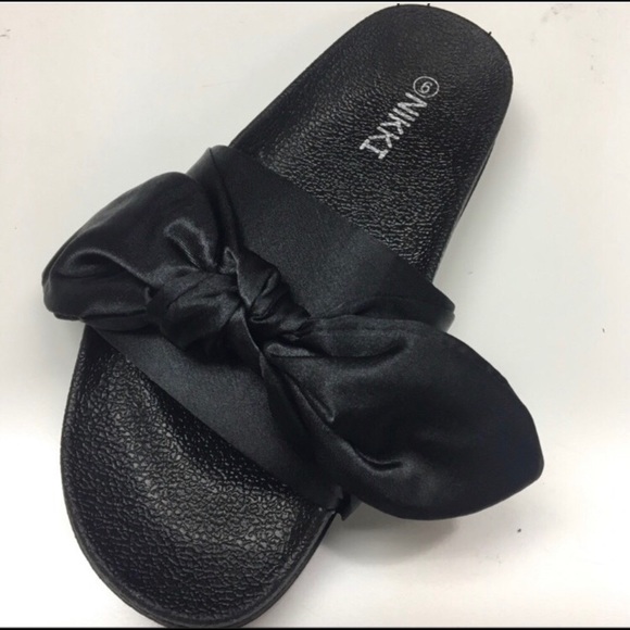 Nikki bow slides. Only one left!! - Picture 3 of 6